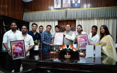 सीएम धामी से यंग उत्तराखंड के सदस्यों ने की भेंट, मुख्यमंत्री ने “गुलाबी शरारा” गीत की सफलता पर दी बधाई